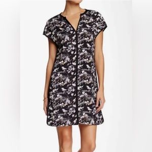 ZOA New York Modern Cap Sleeve V-neck Dress